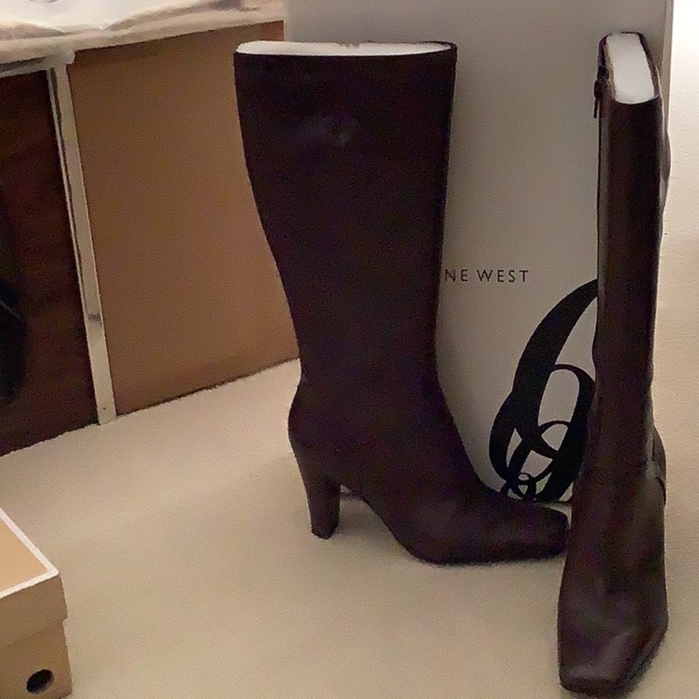 Brown high heel - Picture 2 of 3
